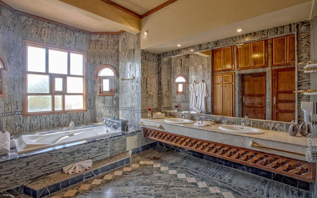 Palais Clementina & Spa Lagouassem エクステリア 写真
